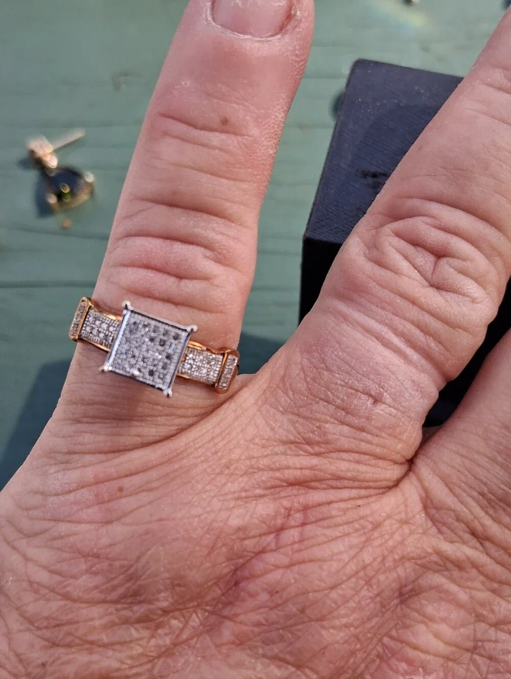 10Kt Gold Natural Diamond Cocktail Ring Size 5